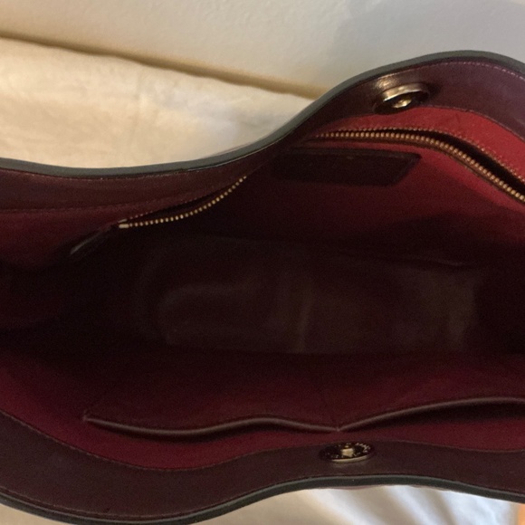 COACH Nomad Hobo (Large) Oxblood - Picture 6 of 6